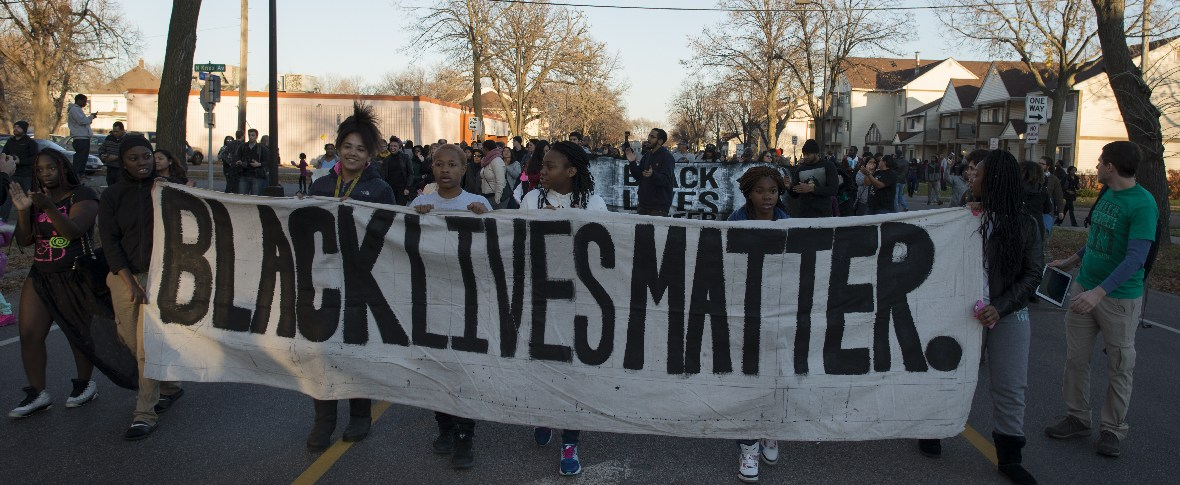 Afroamericano ucciso dalla polizia: violenti scontri a Memphis