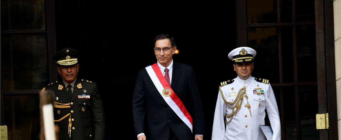 Perù, Vizcarra scioglie il Parlamento e viene ‘sospeso’